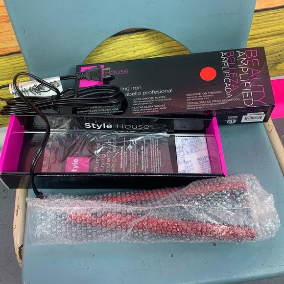 🚫SOLD🚫STYLE HOUSE candy apple red professional styling iron !  BRAND NEW - Picture 11 of 14